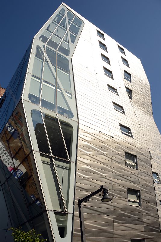 31-2 HL23 By Architect Neil Denari Gets Wider As It Rises On The New York High Line At W 23 St